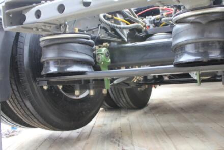 什么是轉(zhuǎn)向阻尼器？轉(zhuǎn)向阻尼器有什么作用？